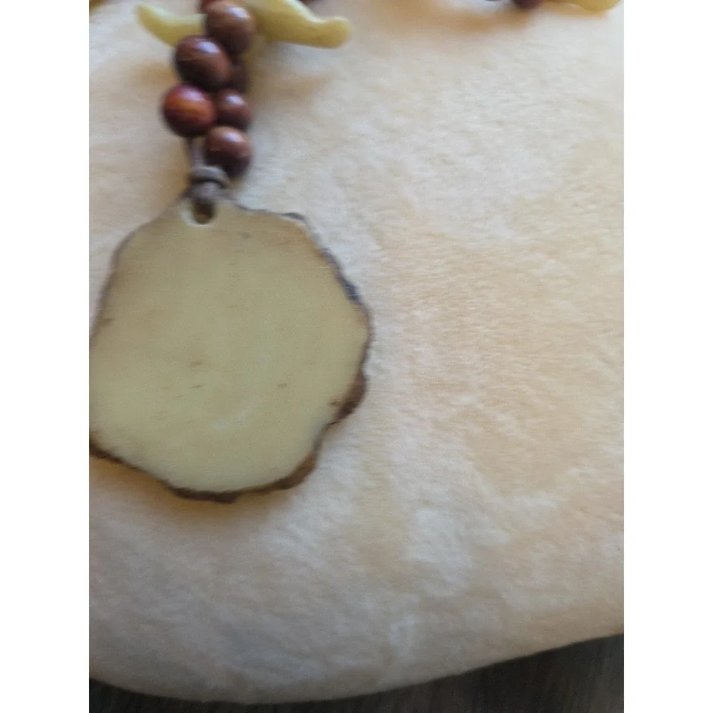 Vintage DeGrazia Hand Painted Pendant Necklace Native Girl with Flowers Brids - Picture 7 of 7